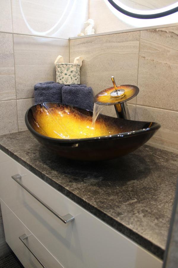 Izzy Apartament Apartment Мисколк Екстериор снимка