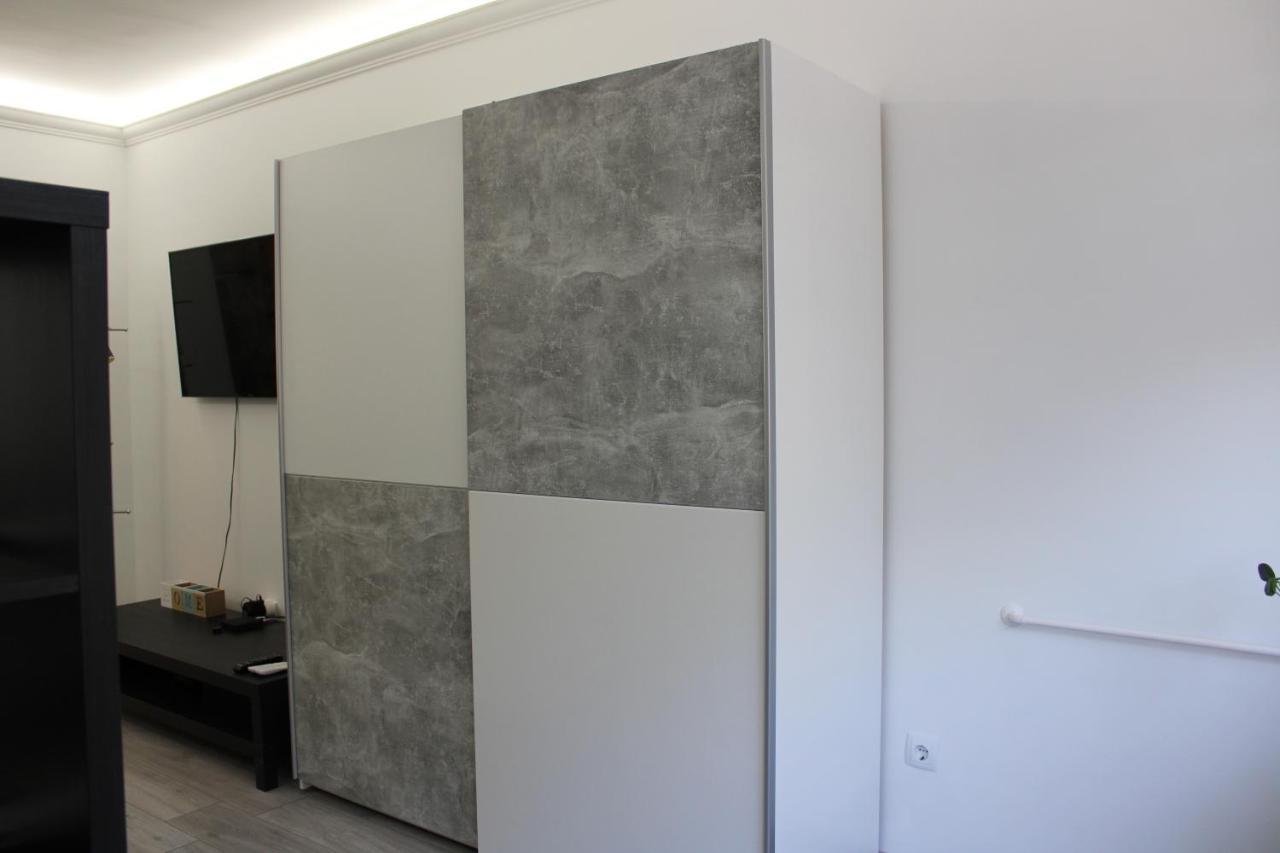 Izzy Apartament Apartment Мисколк Екстериор снимка