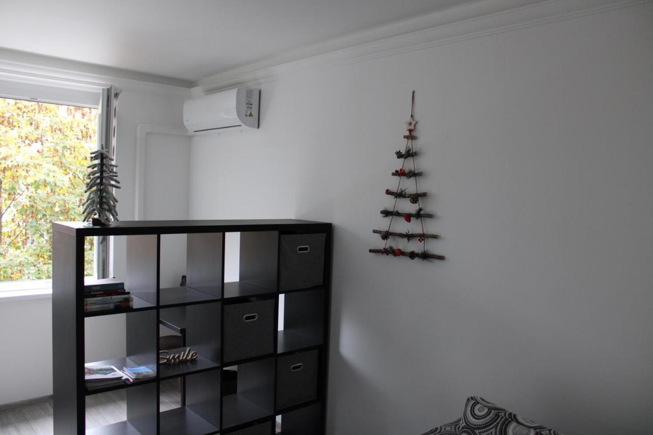 Izzy Apartament Apartment Мисколк Екстериор снимка