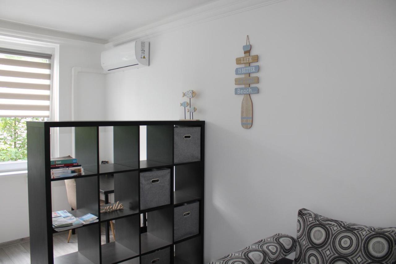 Izzy Apartament Apartment Мисколк Екстериор снимка